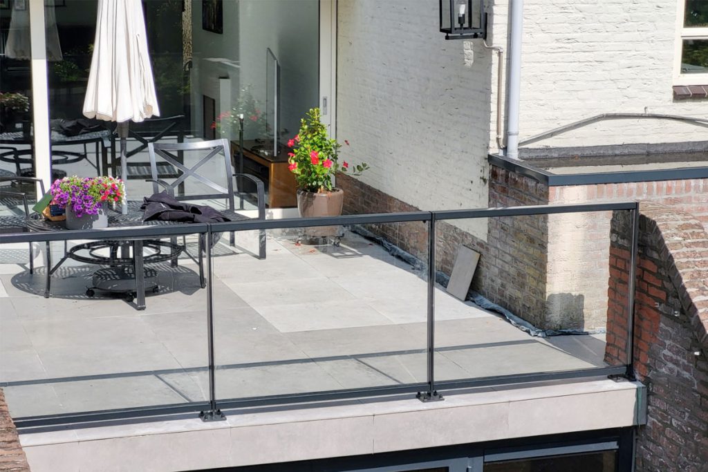 Glazen balustrade in Heemstede