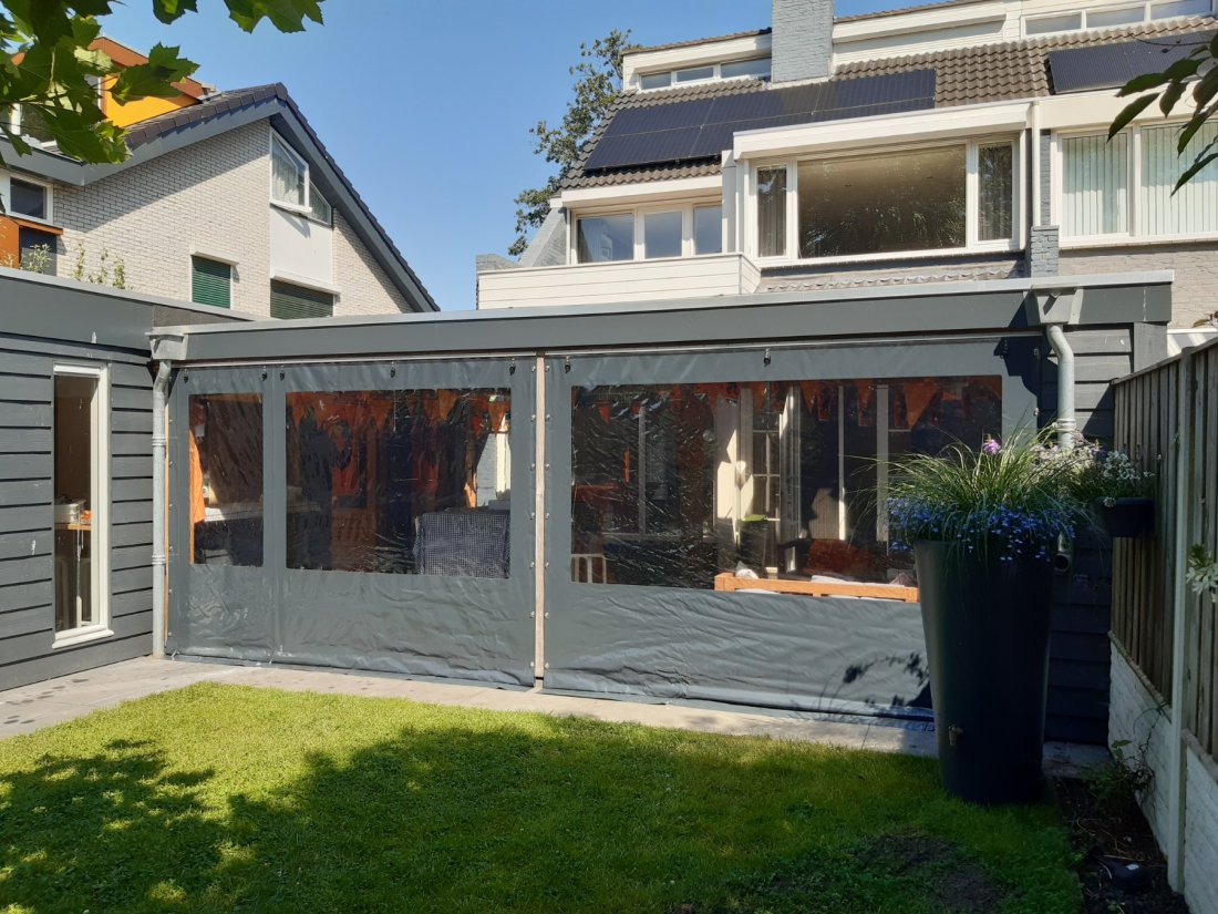 Veranda met verandazeilen rondom