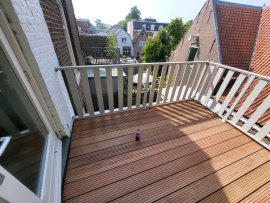 Wit balkonhek van aluminium